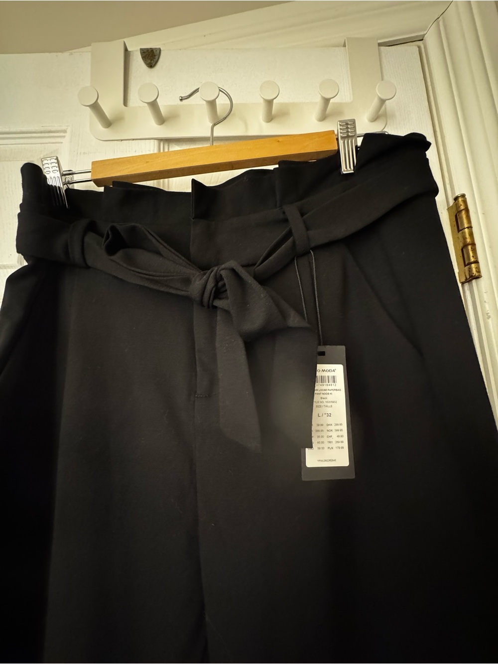 Vero Moda Black Paperbag Waist Tie Trousers - Picture 7 of 8